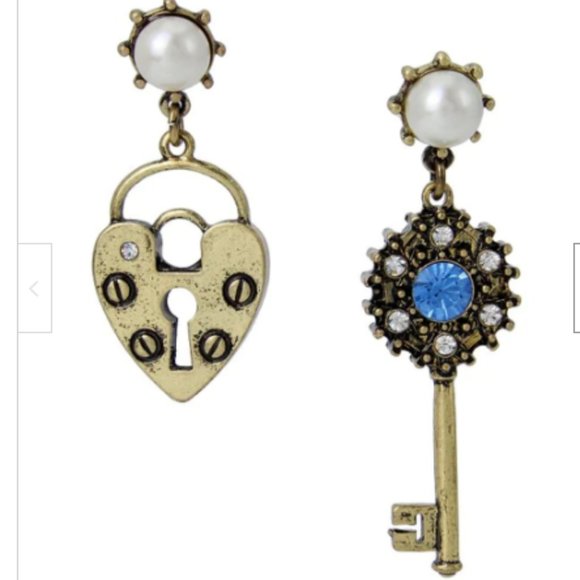 Betsey Johnson Heart Lock & Key Mismatch Drop Earrings - Picture 2 of 5
